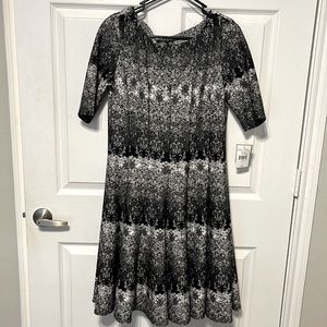 Mid length dress, half sleeve - Brand: Danny and Nicole